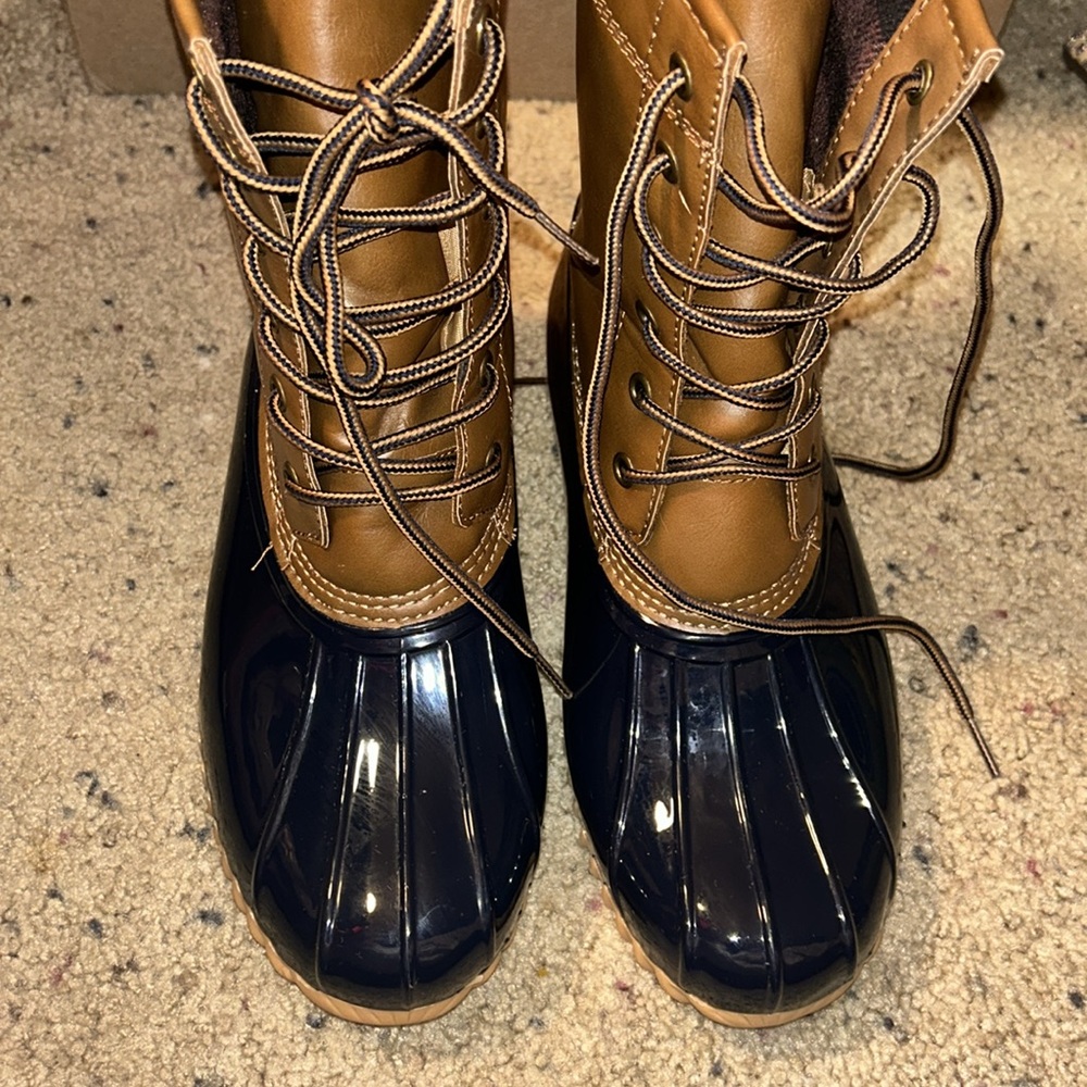 The original Duck Boot size 8 M